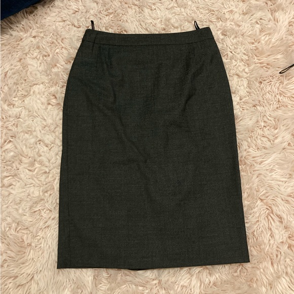 Like New Hugo Boss Pencil Skirt - Picture 3 of 12